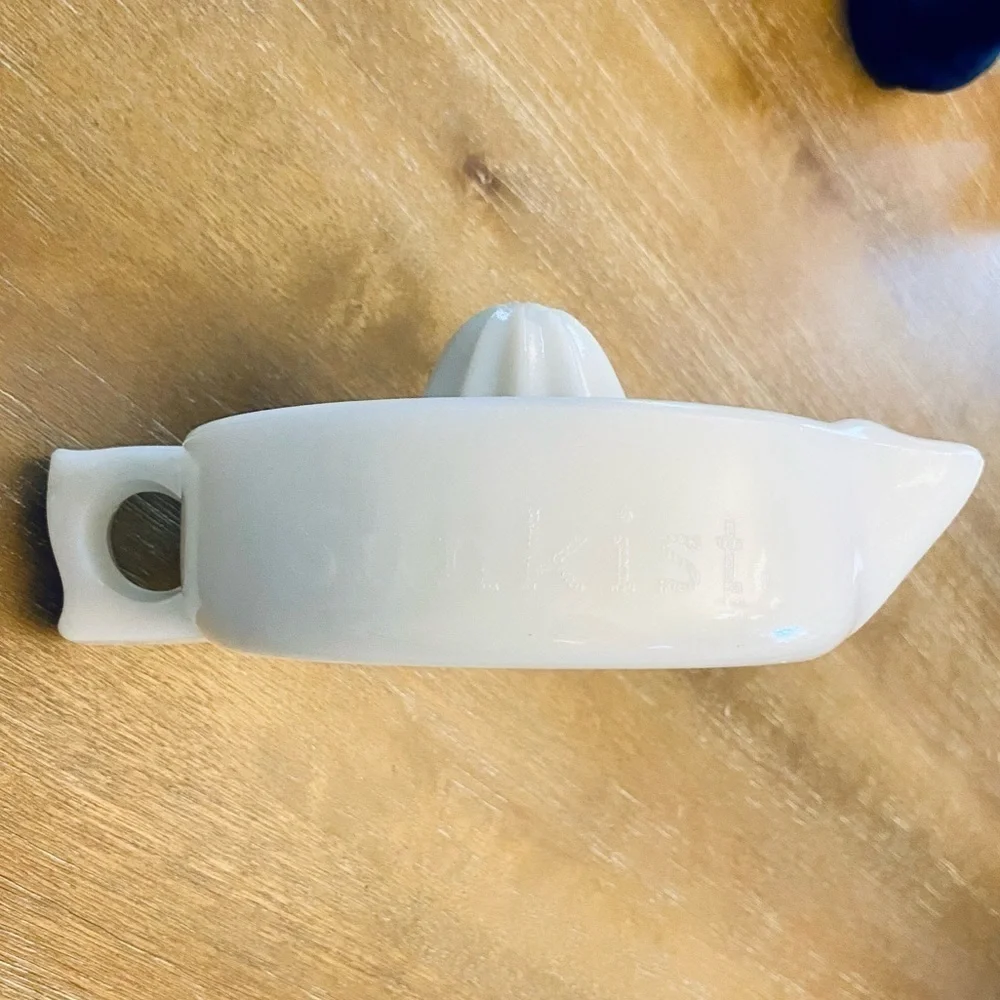 VINTAGE SUNKIST Milk Glass Citrus Fruit Juicer, Made in USA